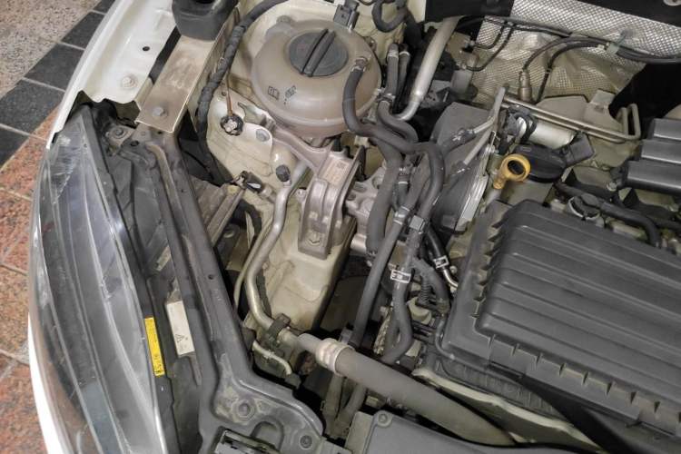 Used Skoda Superb 2016 TSI280 DSG Advanced Edition Engine Bay Right