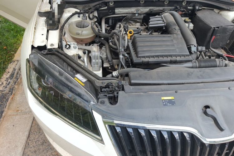 Used Skoda Superb 2016 TSI280 DSG Innovation Edition Engine Bay Right
