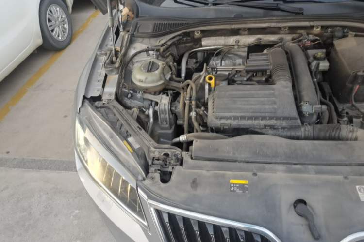 Used Skoda Superb 2016 TSI280 DSG Innovation Edition Engine Bay Right