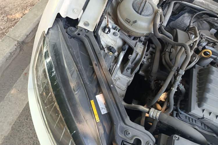 Used Skoda Superb 2016 TSI280 DSG Innovation Edition Engine Bay Right