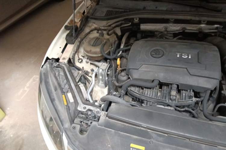 Used Skoda Superb 2016 TSI330 DSG Smart Drive Edition Engine Bay Right