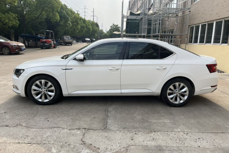 Used Skoda Superb 2016 TSI280 DSG Innovation Edition Exterior 2
