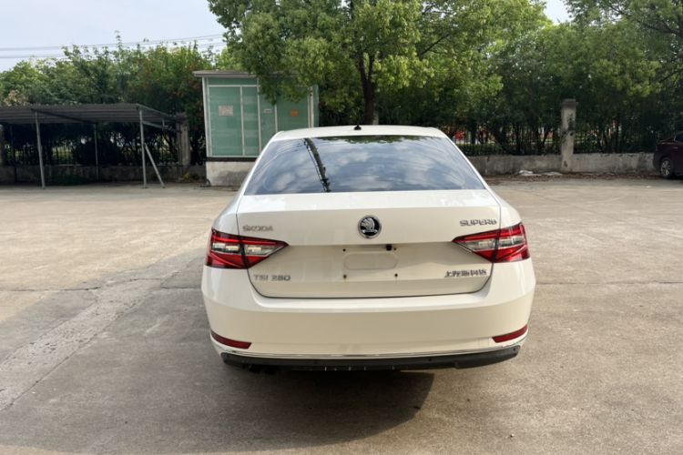 Used Skoda Superb 2016 TSI280 DSG Innovation Edition Exterior 4