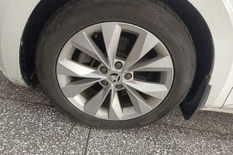 Used Skoda Superb 2016 TSI280 DSG Innovation Edition Exterior 4
