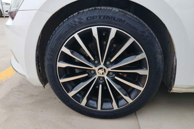 Used Skoda Superb 2016 TSI280 DSG Innovation Edition Exterior 4