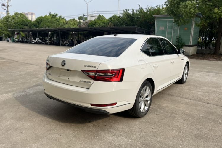 Used Skoda Superb 2016 TSI280 DSG Innovation Edition Exterior 5