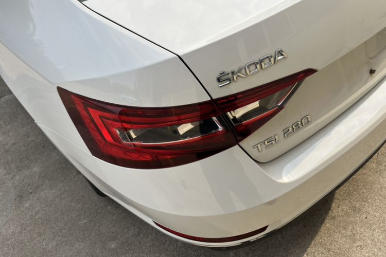 Used Skoda Superb 2016 TSI280 DSG Innovation Edition Exterior 9