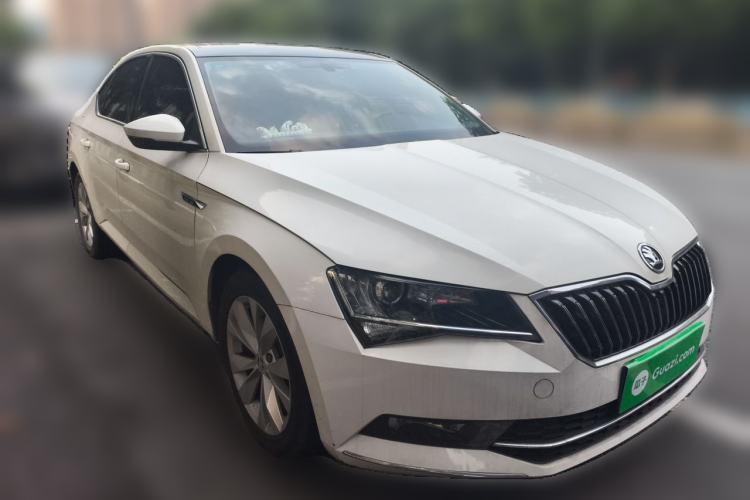 Used Skoda Superb 2016 TSI280 DSG Innovation Edition Front Right 45 Deg