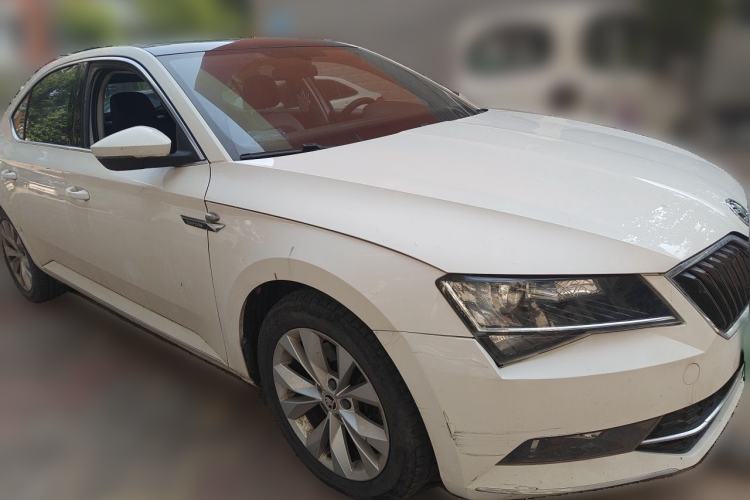 Used Skoda Superb 2016 TSI330 DSG Innovation Edition Front Right 45 Deg