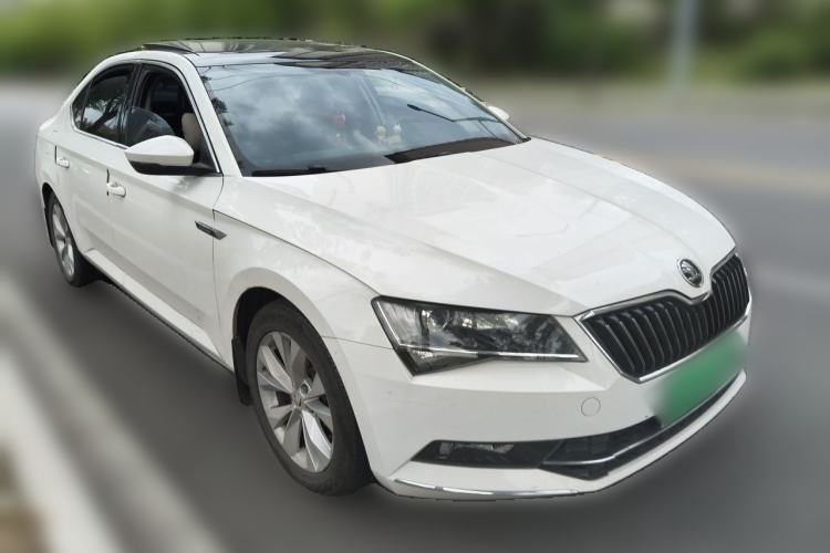 Used Skoda Superb 2016 TSI330 DSG Innovation Edition Front Right 45 Deg