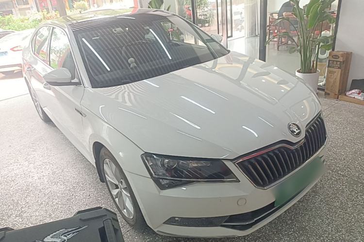Used Skoda Superb 2016 TSI280 DSG Innovation Edition Front Right 45 Deg
