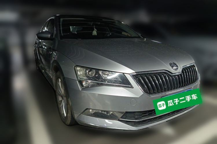 Used Skoda Superb 2016 TSI330 DSG Innovation Edition Front Right 45 Deg