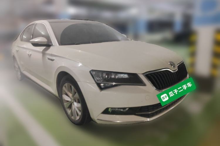 Used Skoda Superb 2016 TSI330 DSG Innovation Edition Front Right 45 Deg