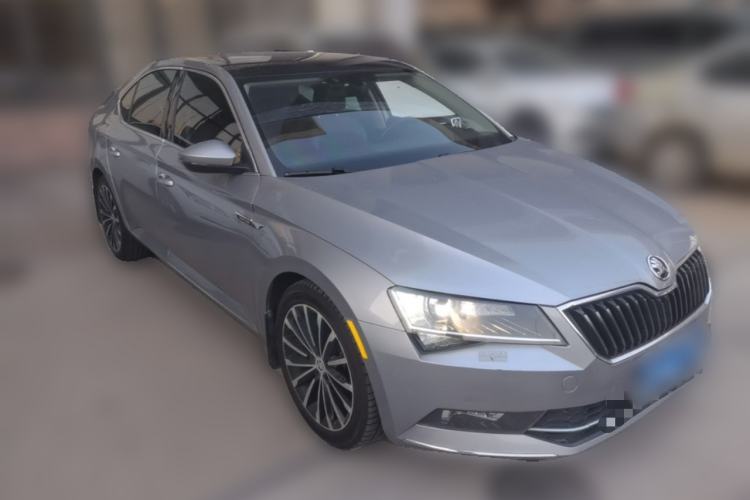 Used Skoda Superb 2016 TSI280 DSG Innovation Edition Front Right 45 Deg