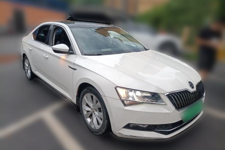 Used Skoda Superb 2016 TSI280 DSG Innovation Edition Front Right 45 Deg