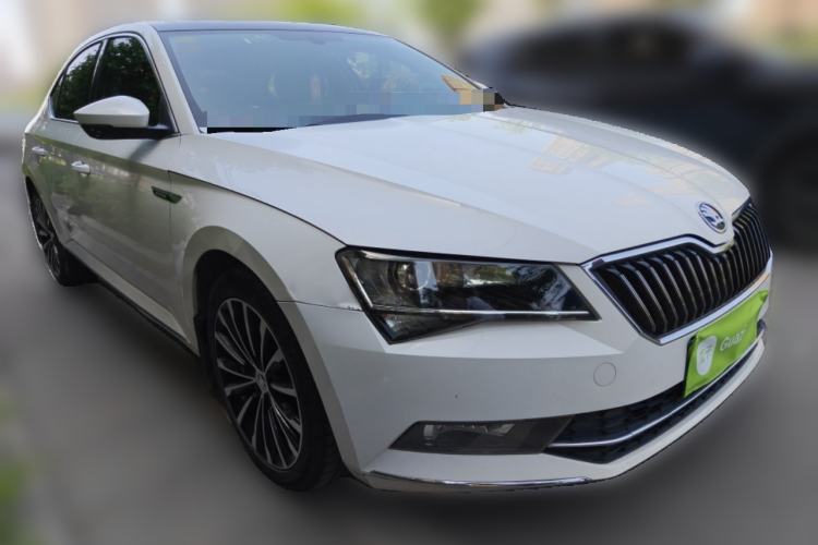 Used Skoda Superb 2016 TSI330 DSG Innovation Edition Front Right 45 Deg