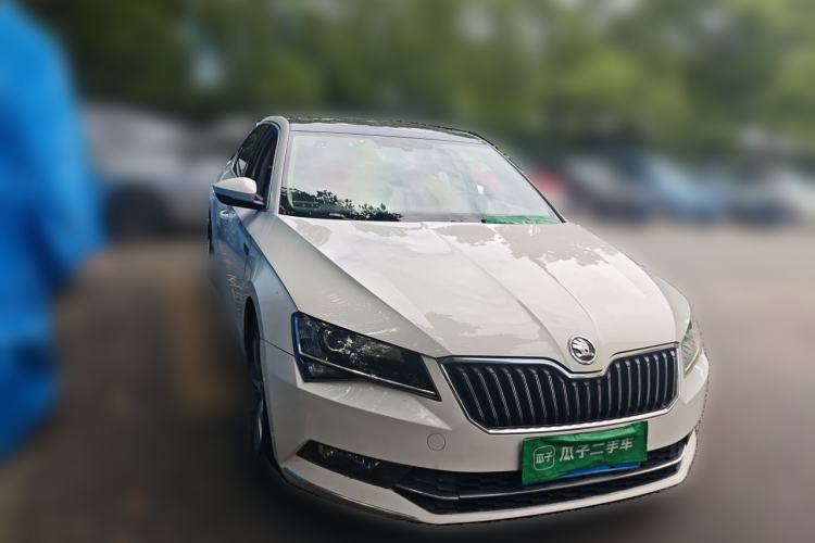 Used Skoda Superb 2016 TSI280 DSG Innovation Edition Front Right 45 Deg