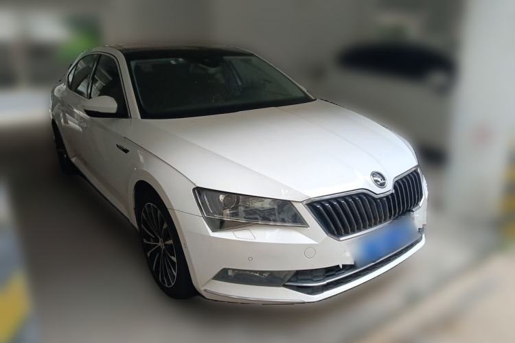Used Skoda Superb 2016 TSI330 DSG Smart Drive Edition Front Right 45 Deg