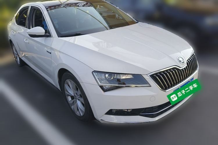Used Skoda Superb 2016 TSI280 DSG Innovation Edition Front Right 45 Deg