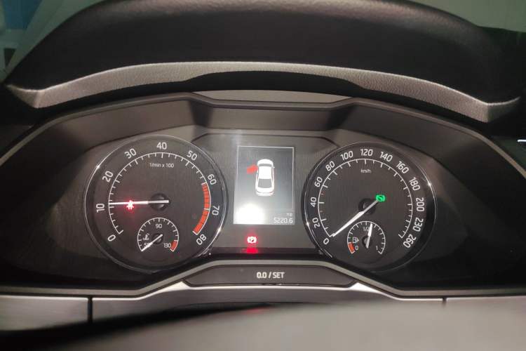 Used Skoda Superb 2016 TSI330 DSG Innovation Edition Instrument Cluster