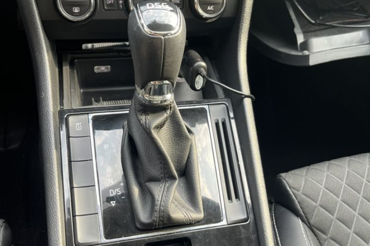 Used Skoda Superb 2016 TSI280 DSG Innovation Edition Interior 1