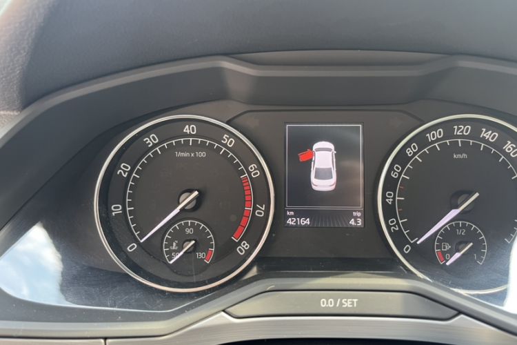Used Skoda Superb 2016 TSI280 DSG Innovation Edition Interior 10