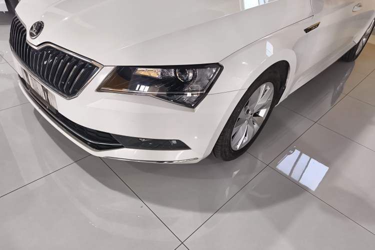 Used Skoda Superb 2016 TSI280 DSG Innovation Edition Left Front Headlight