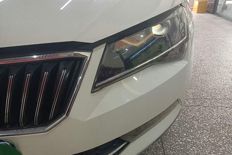 Used Skoda Superb 2016 TSI280 DSG Innovation Edition Left Front Headlight
