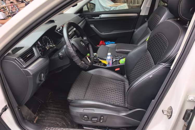 Used Skoda Superb 2016 TSI280 DSG Innovation Edition Left Front Seat