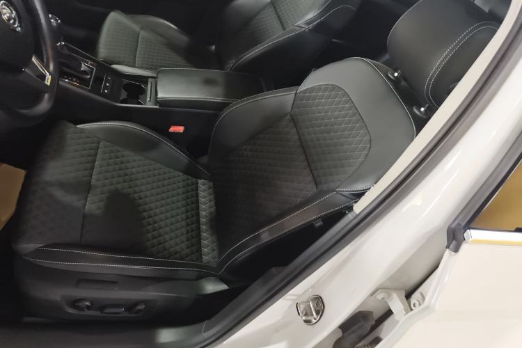 Used Skoda Superb 2016 TSI280 DSG Innovation Edition Left Front Seat