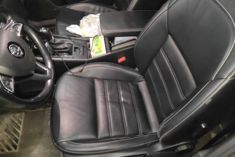 Used Skoda Superb 2016 TSI280 DSG Advanced Edition Left Front Seat