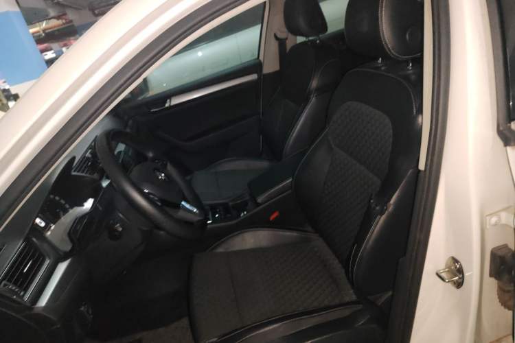 Used Skoda Superb 2016 TSI330 DSG Innovation Edition Left Front Seat