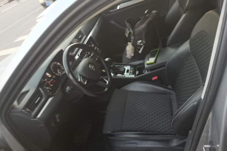Used Skoda Superb 2016 TSI280 DSG Innovation Edition Left Front Seat
