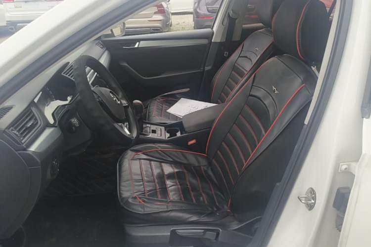 Used Skoda Superb 2016 TSI280 Manual Front-Drive Version Left Front Seat