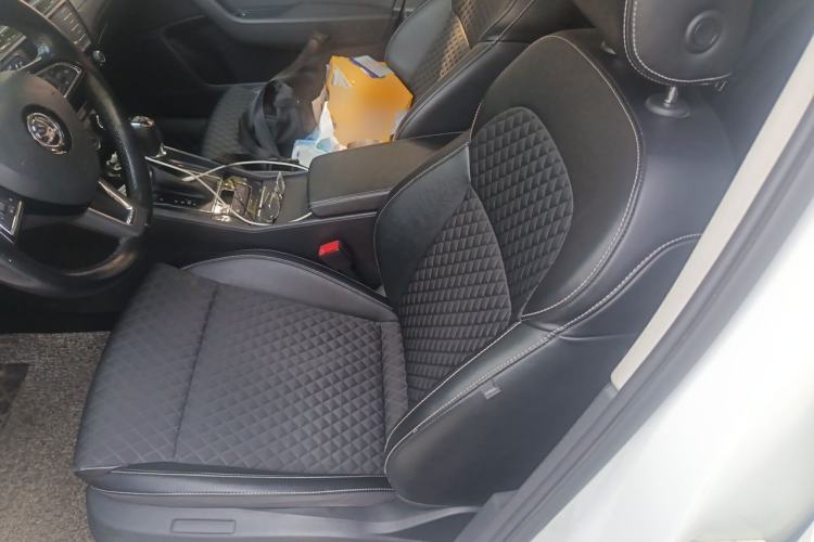 Used Skoda Superb 2016 TSI280 DSG Innovation Edition Left Front Seat