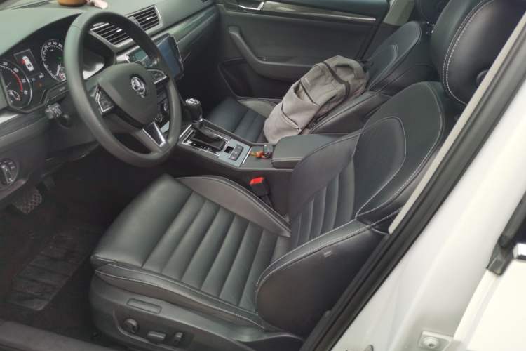 Used Skoda Superb 2016 TSI330 DSG Smart Drive Edition Left Front Seat
