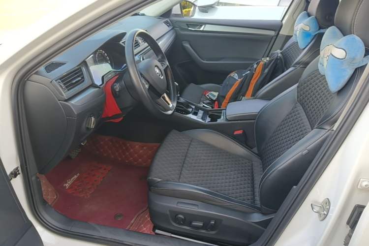 Used Skoda Superb 2016 TSI280 DSG Innovation Edition Left Front Seat