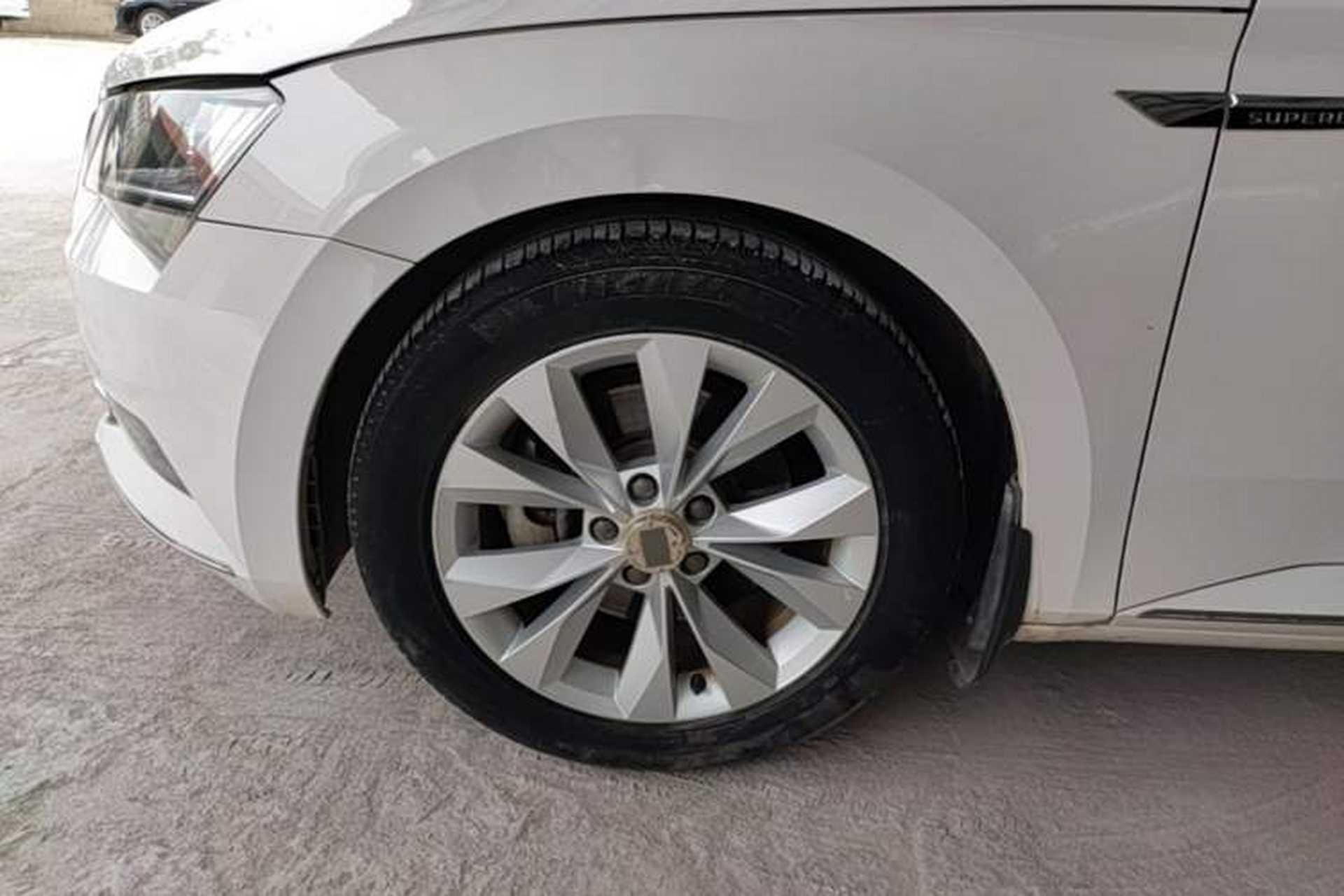 Used Skoda Superb 2016 TSI280 DSG Innovation Edition Left Front Wheel Hub
