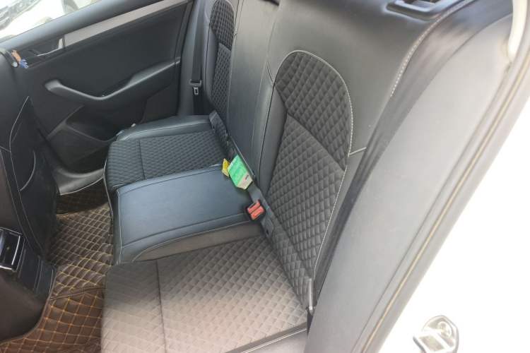 Used Skoda Superb 2016 TSI280 DSG Innovation Edition Left Rear Seat