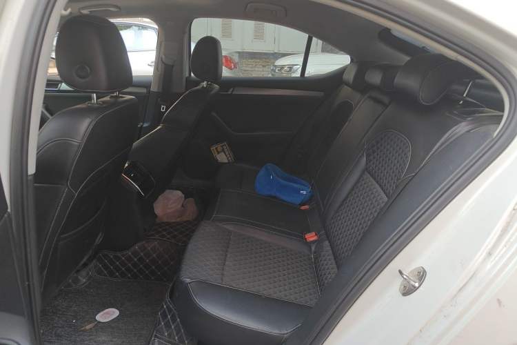 Used Skoda Superb 2016 TSI330 DSG Innovation Edition Left Rear Seat