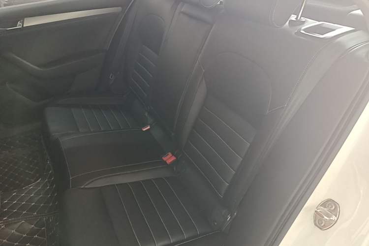 Used Skoda Superb 2016 TSI280 DSG Innovation Edition Left Rear Seat
