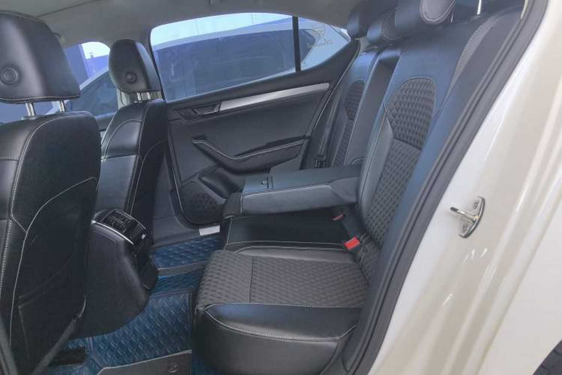Used Skoda Superb 2016 TSI280 DSG Innovation Edition Left Rear Seat