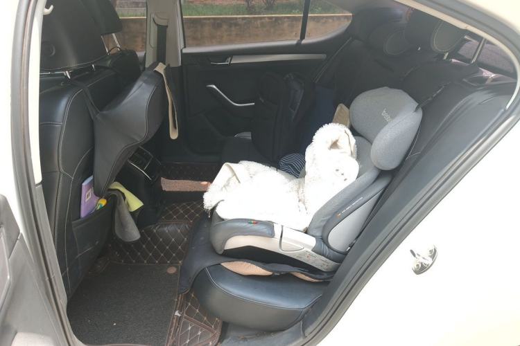 Used Skoda Superb 2016 TSI280 DSG Innovation Edition Left Rear Seat