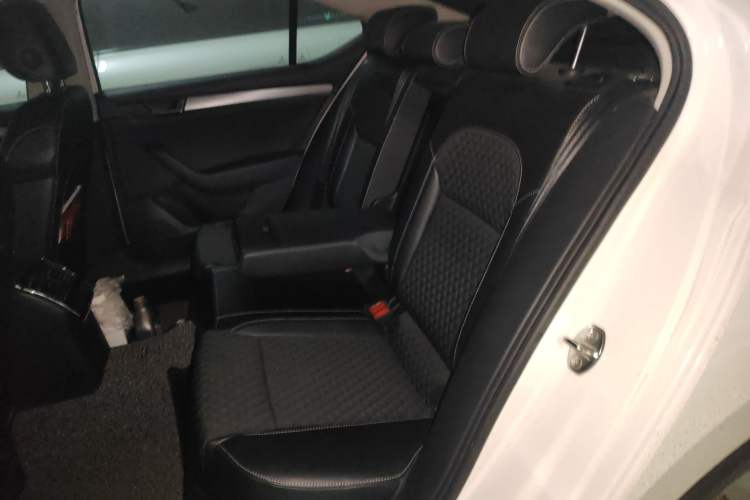 Used Skoda Superb 2016 TSI330 DSG Innovation Edition Left Rear Seat