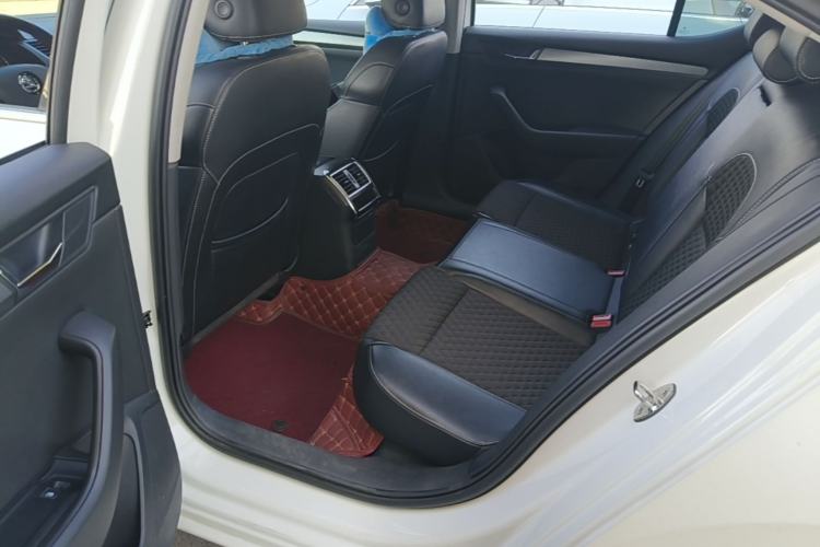 Used Skoda Superb 2016 TSI280 DSG Innovation Edition Left Rear Seat