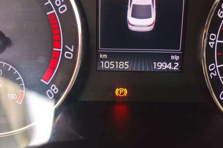Used Skoda Superb 2016 TSI280 DSG Innovation Edition Odometer Close Up