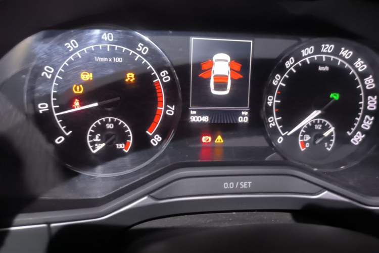Used Skoda Superb 2016 TSI280 DSG Innovation Edition Odometer Close Up