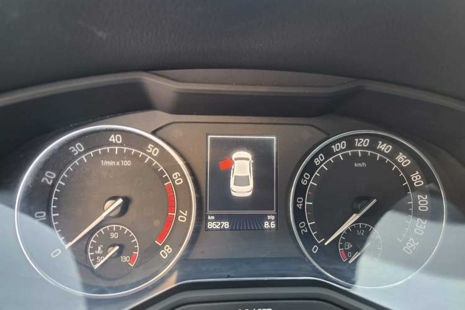 Used Skoda Superb 2016 TSI280 DSG Innovation Edition Odometer Close Up