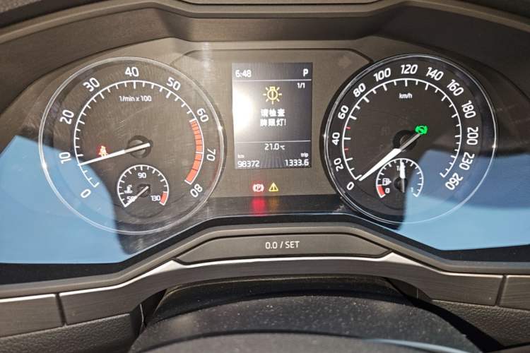 Used Skoda Superb 2016 TSI280 DSG Innovation Edition Odometer Close Up