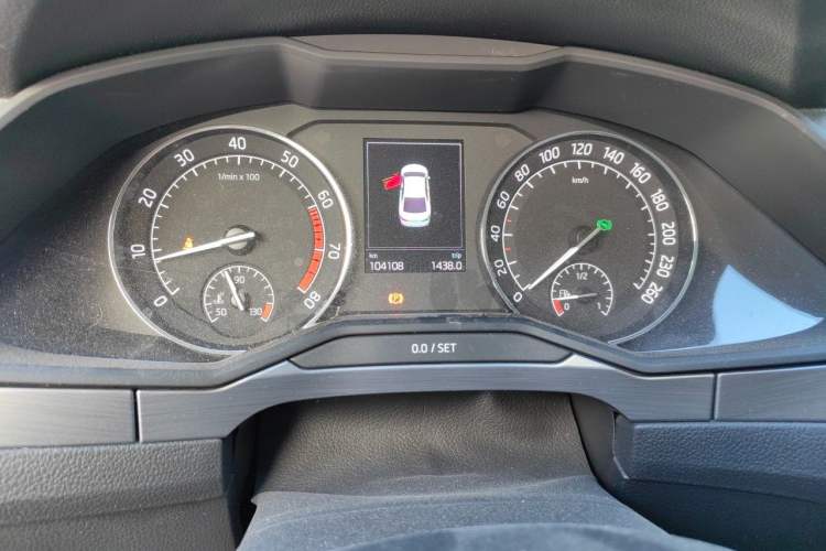 Used Skoda Superb 2016 TSI280 DSG Innovation Edition Odometer Close Up